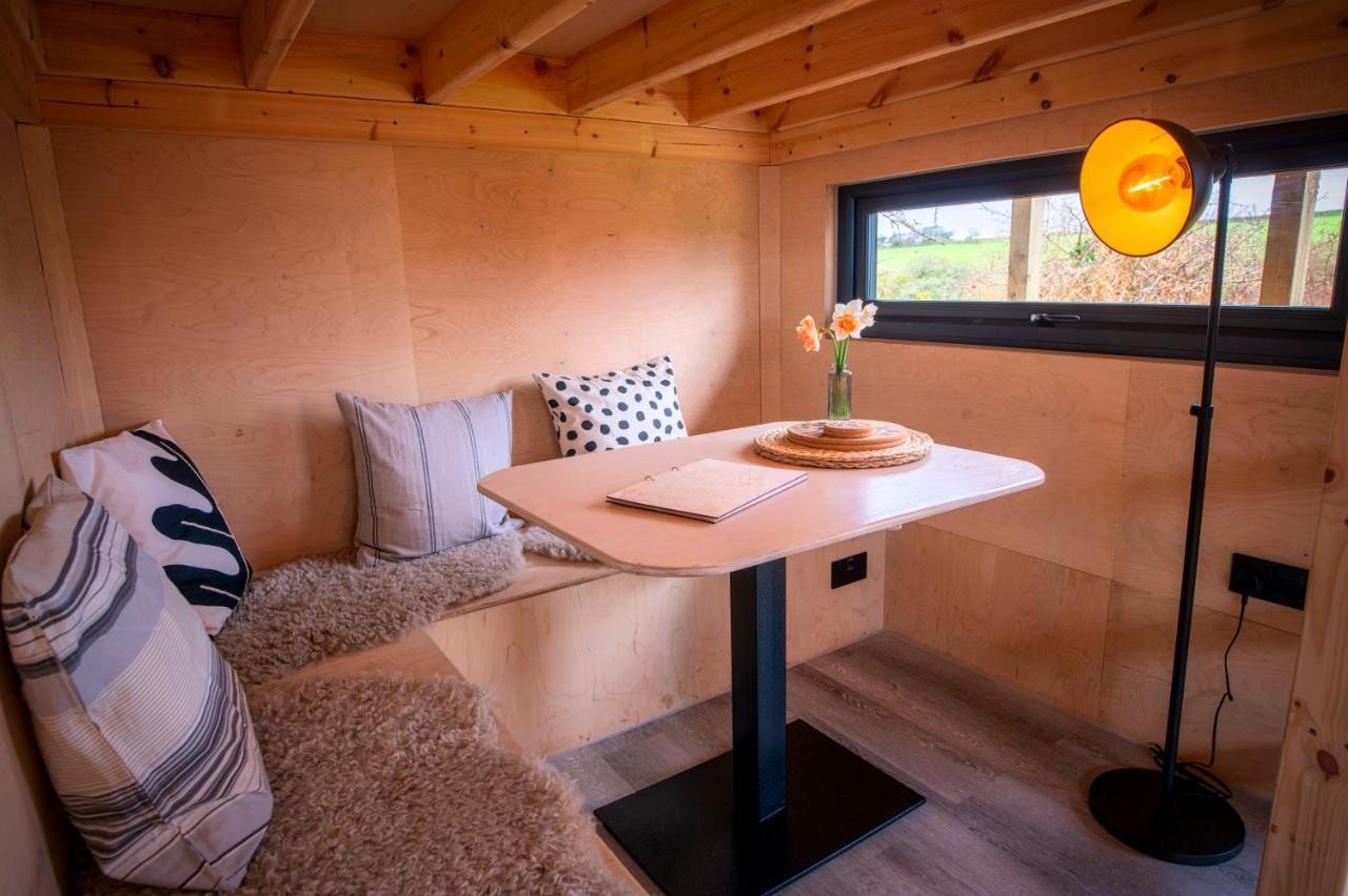 Luxury Glamping Cabin With Outdoor Bath On Cornish Flower Farm Truro Kültér fotó