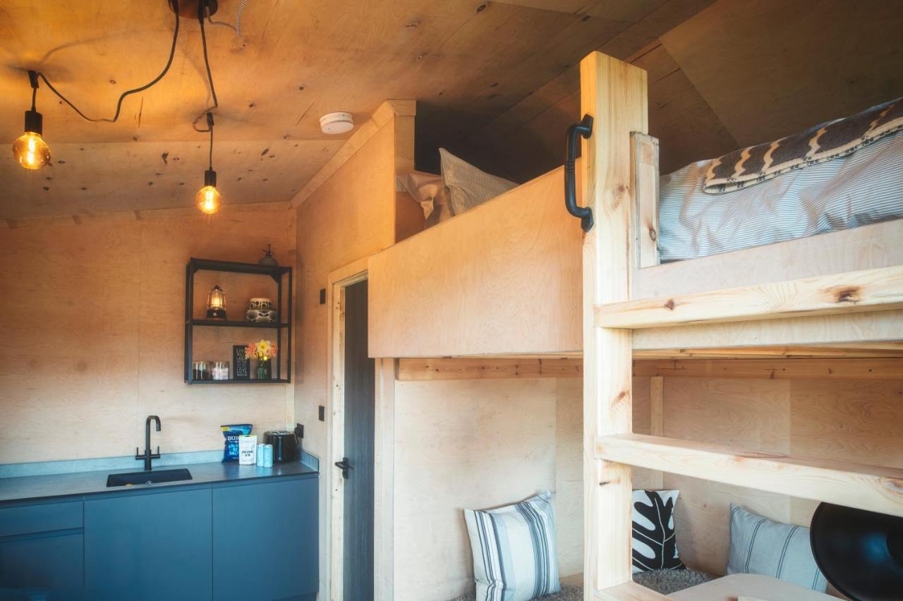 Luxury Glamping Cabin With Outdoor Bath On Cornish Flower Farm Truro Kültér fotó