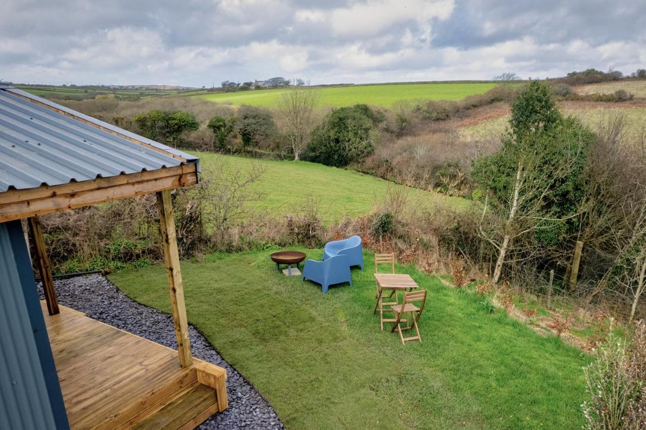Luxury Glamping Cabin With Outdoor Bath On Cornish Flower Farm Truro Kültér fotó