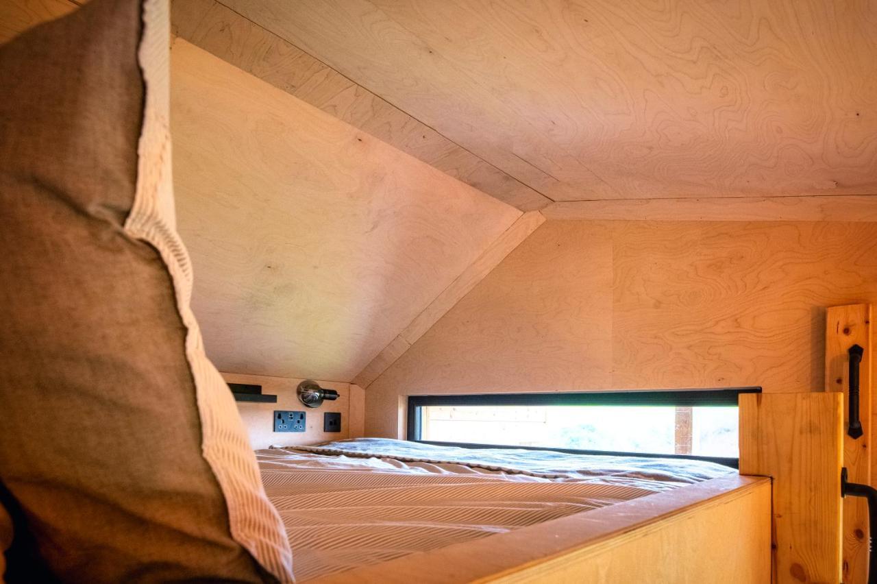 Luxury Glamping Cabin With Outdoor Bath On Cornish Flower Farm Truro Kültér fotó