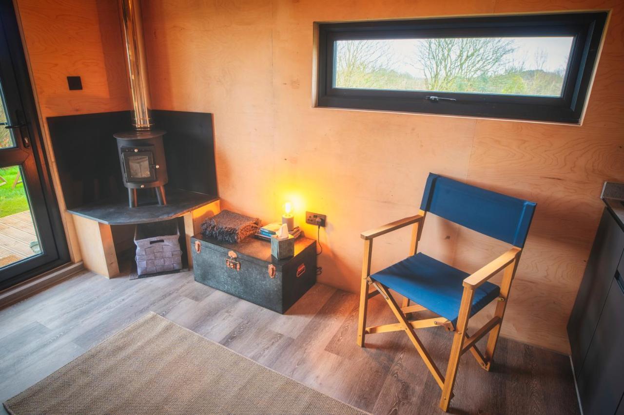 Luxury Glamping Cabin With Outdoor Bath On Cornish Flower Farm Truro Kültér fotó