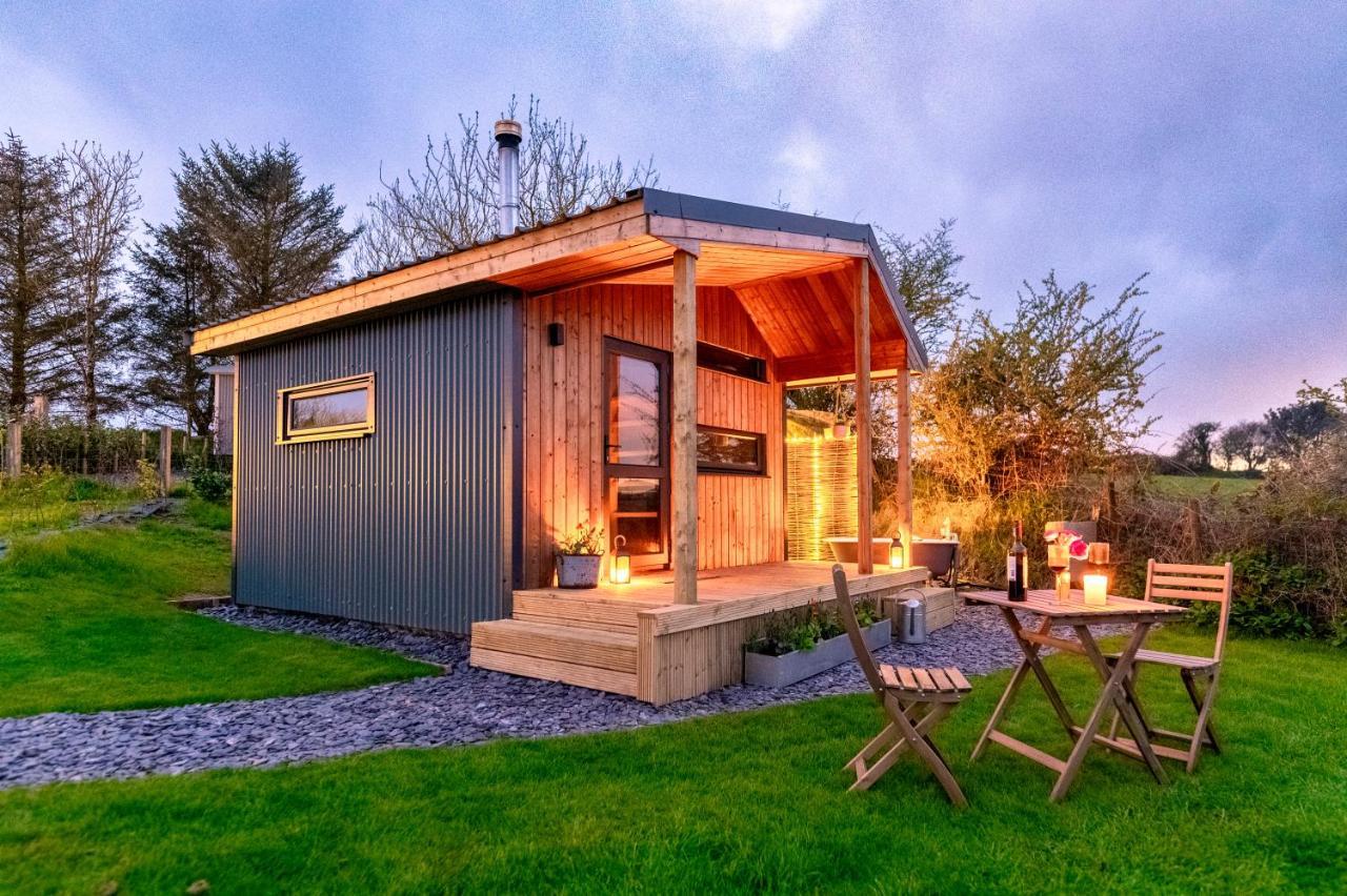 Luxury Glamping Cabin With Outdoor Bath On Cornish Flower Farm Truro Kültér fotó