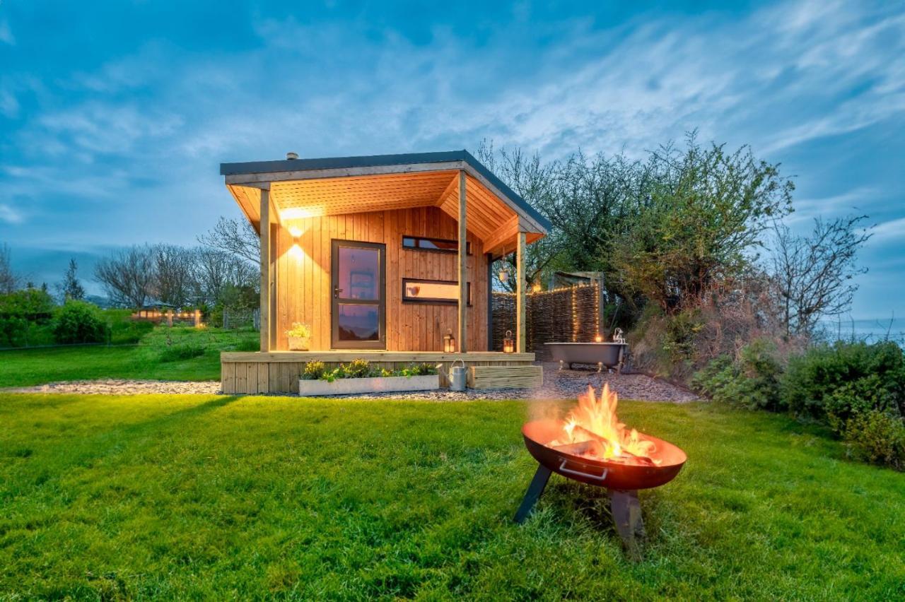 Luxury Glamping Cabin With Outdoor Bath On Cornish Flower Farm Truro Kültér fotó