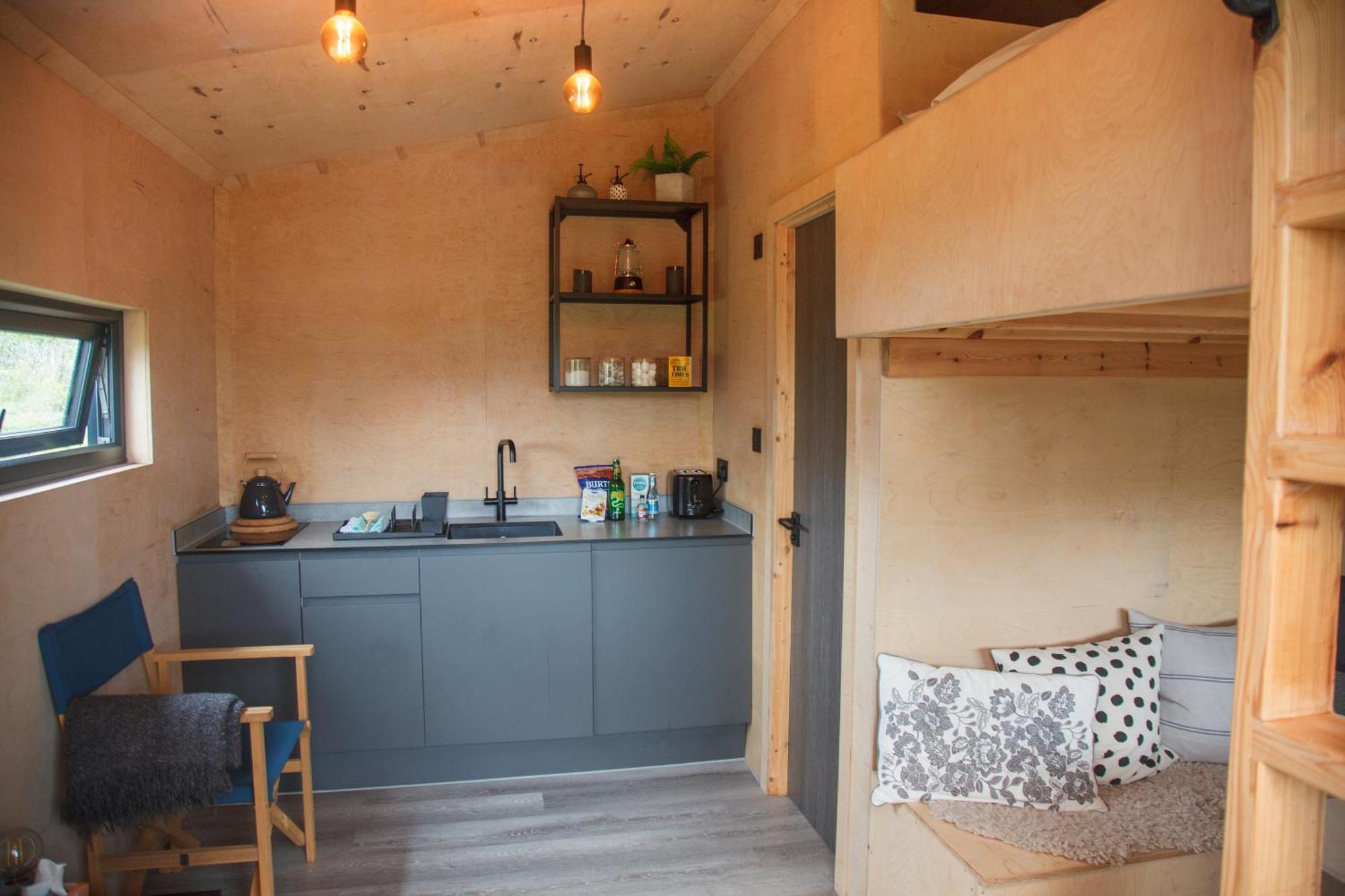 Luxury Glamping Cabin With Outdoor Bath On Cornish Flower Farm Truro Kültér fotó